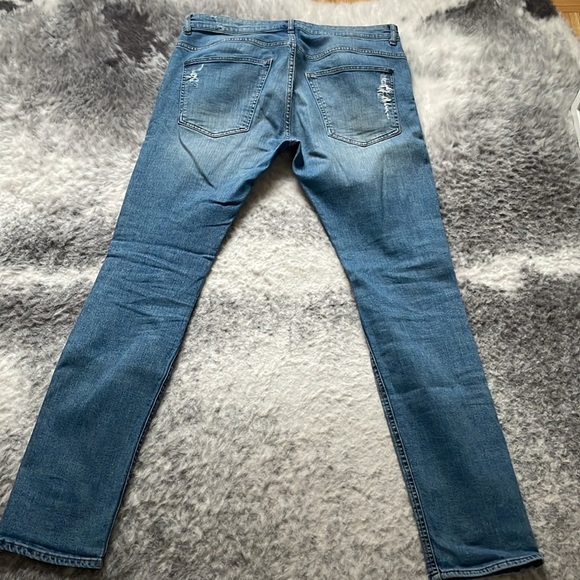 H&M Divided Distressed Denim Jeans - Picture 9 of 9